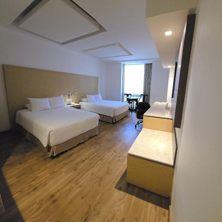 Ramada by Wyndham Mexico City Santa Fe - Double Room with Two Double Beds - Non-Smoking - 8