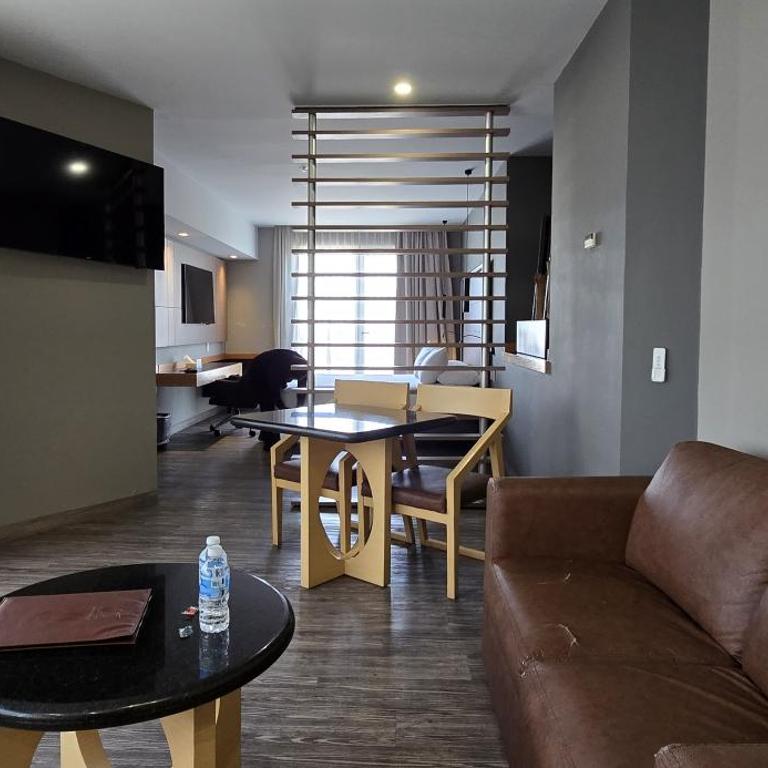 Ramada by Wyndham Mexico City Santa Fe - 1 King Bed, Suite Terrace, Non-Smoking - 16