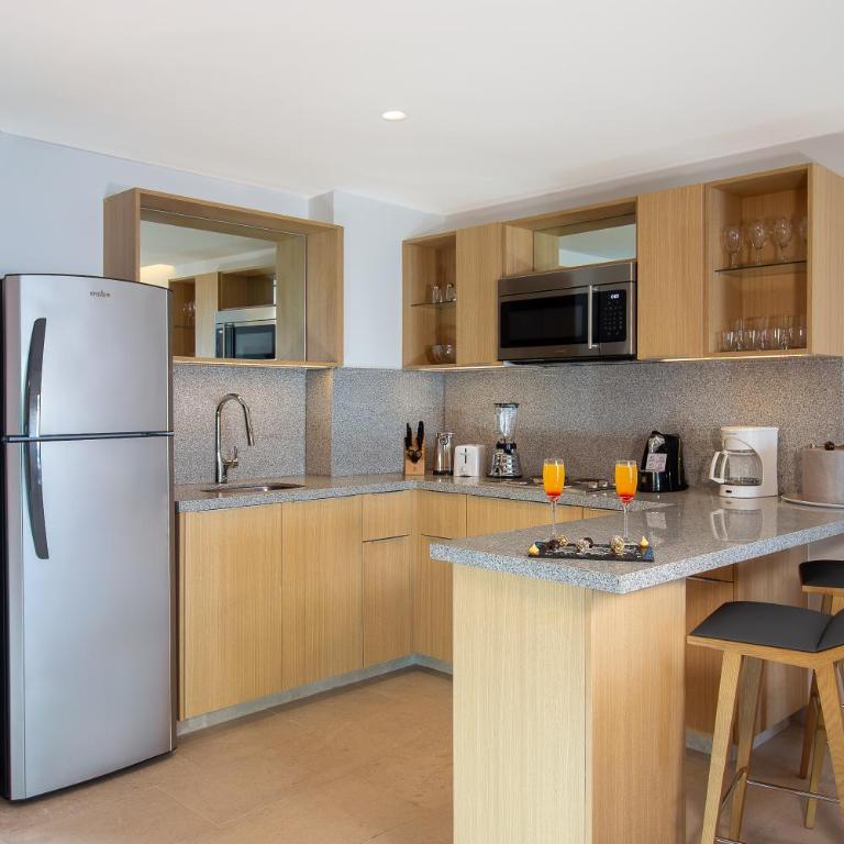 Sunset Plaza Beach Resort Puerto Vallarta All Inclusive - SUITE PREMIUM OCEANFRONT - 4