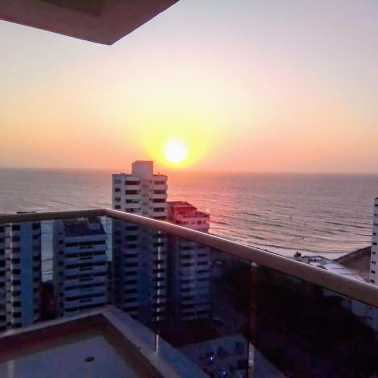 Oceanfront Sunset Apartment - Tu casa vista al mar Cartagena - Three-Bedroom Apartment with Ocean View - 37