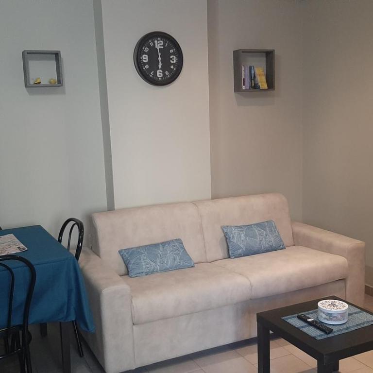 Alexander's Home close to Metro A - Appartamento con 2 Camere da Letto - 15