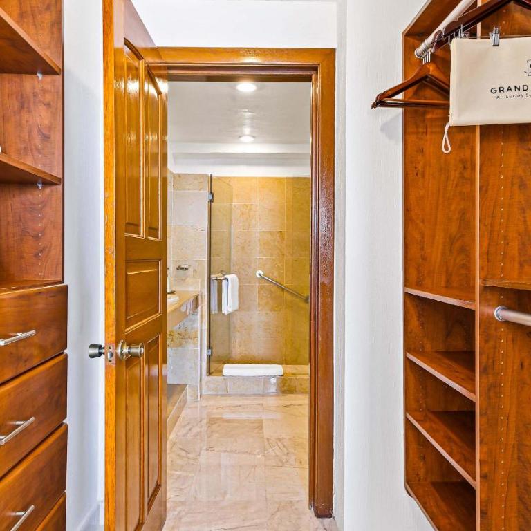 Grand Miramar Residences by HOLT - 3BR - Apartamento - 66