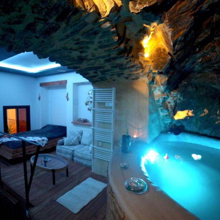 Spa Troglodyte avec Cour, à 20m des Plages, LoveRoom avec Jacuzzi ''Le Ginkgo'' - Appartement 2 Chambres - 11