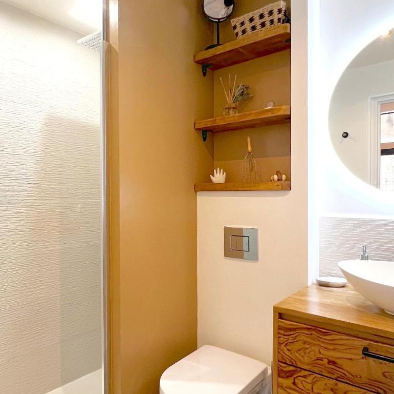 Spa Troglodyte avec Cour, à 20m des Plages, LoveRoom avec Jacuzzi ''Le Ginkgo'' - Appartement 2 Chambres - 22