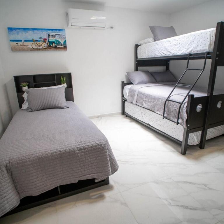 Casa Carolina Remodeled Home - Three-Bedroom House - 18