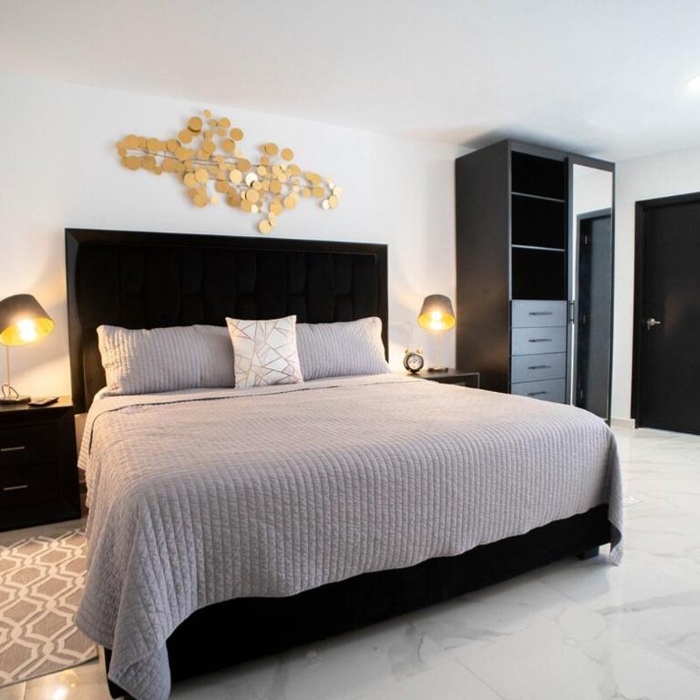 Casa Carolina Remodeled Home - Three-Bedroom House - 20