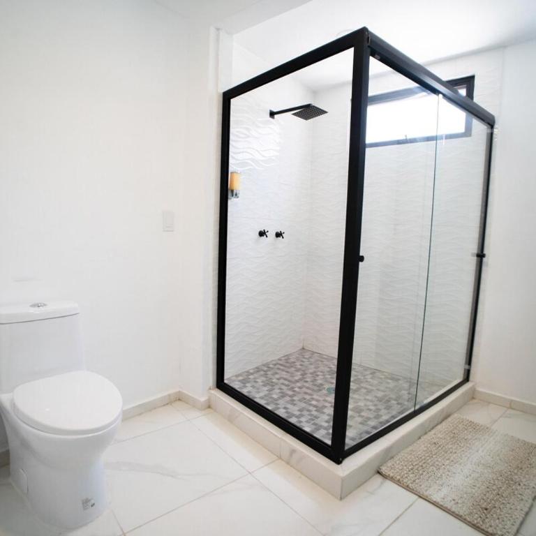 Casa Carolina Remodeled Home - Three-Bedroom House - 23