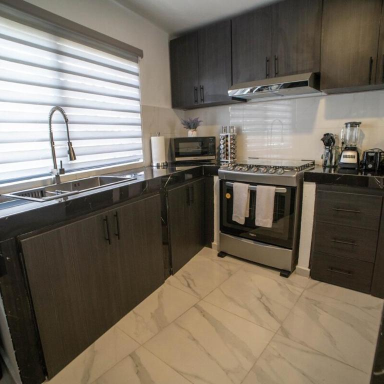 Casa Carolina Remodeled Home - Three-Bedroom House - 11