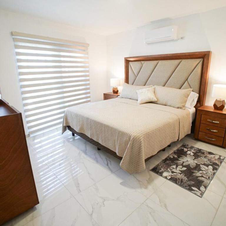 Casa Carolina Remodeled Home - Three-Bedroom House - 14