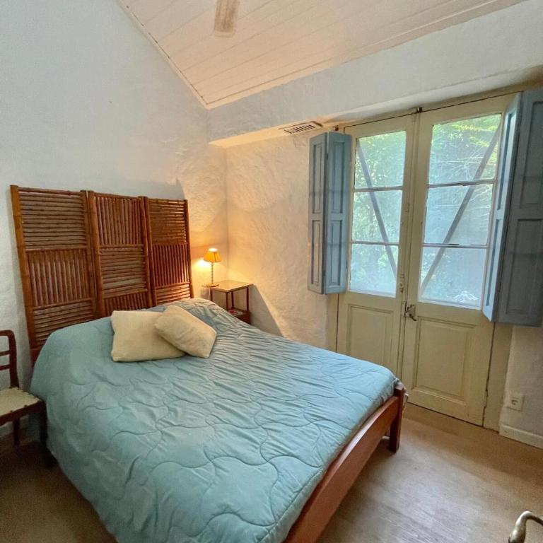 Chacra dentro de colonia - One-Bedroom House - 17