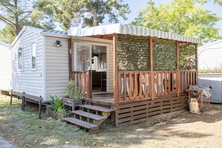 Mobile Home in Saint-Jean near Beach & Pool - Chalet 2 Chambres - 32