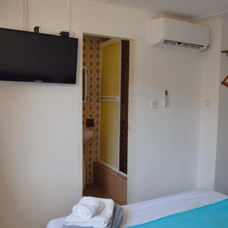 Hostel SOLUNA Operador Turístico y Hotelero - Habitación con 2 camas extragrandes - 1