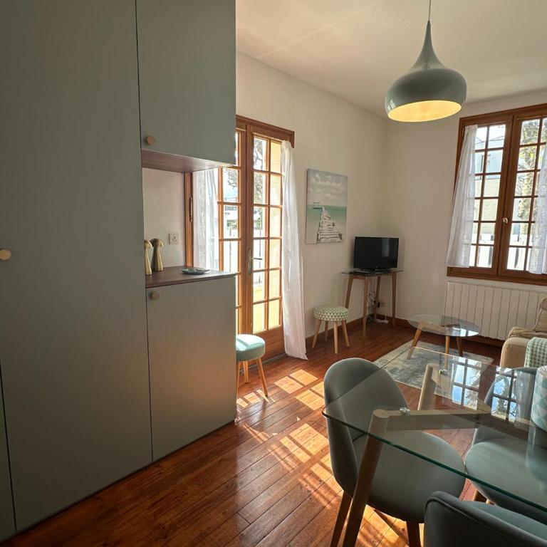 Maison Cozy au Coeur de Cabourg avec Terrasse, Proche Plage, pour 4 Pers., Animaux Acceptés - FR-1-487-328 - Holiday Home (4 Adults) - 13