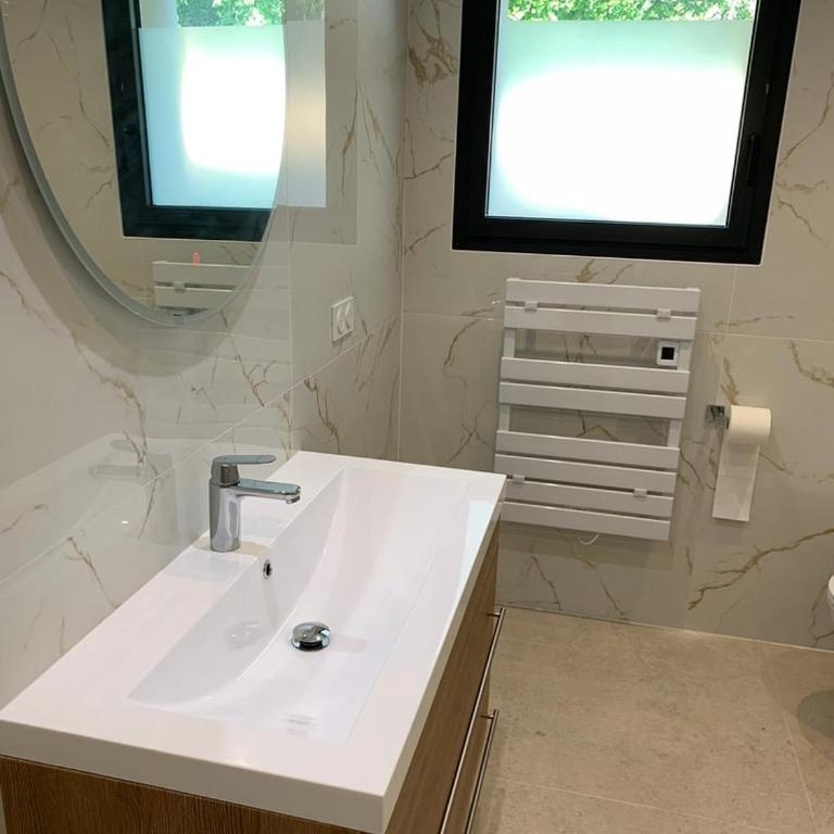 Superbe Villa - 3 appartements distinct - 20 couchages - Maison de Vacances - 24