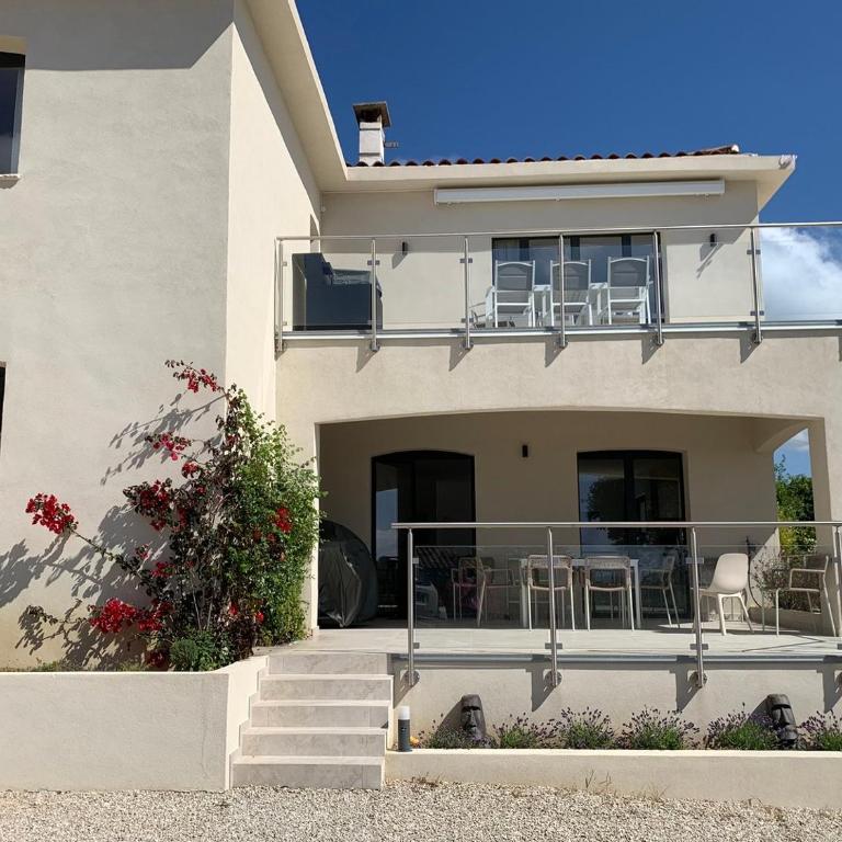 Superbe Villa - 3 appartements distinct - 20 couchages - Maison de Vacances - 27