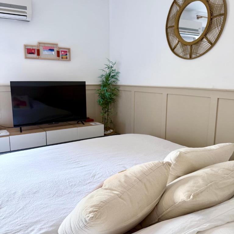 Appart proche plage, avec piscine et climatisation, parking privé - arrivée autonome - lit queen size - Apartment mit 1 Schlafzimmer - 12