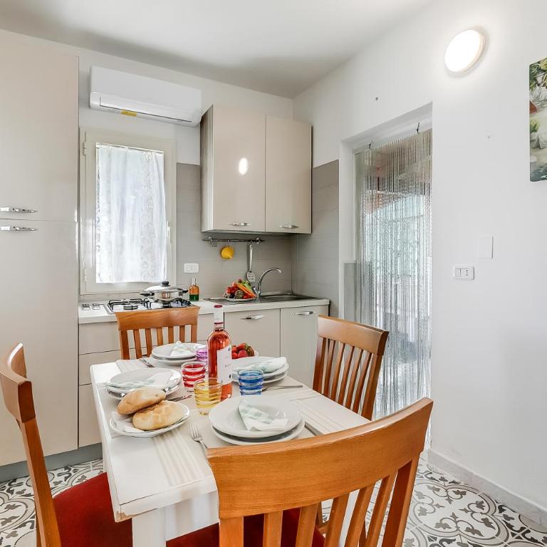 Stella Marina with Pool 100 m from beach - Two-Bedroom Apartment with Terrace - 3