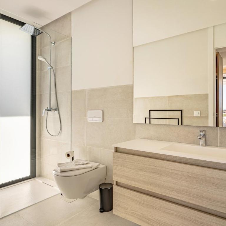 VACATION MARBELLA I Villa Martinica, Turquoise Heated Pool, Rooftop Hot Tub with Sea View, Cine Room, Night Security, Alarm System, 5 min to the Beach - Villa - 44