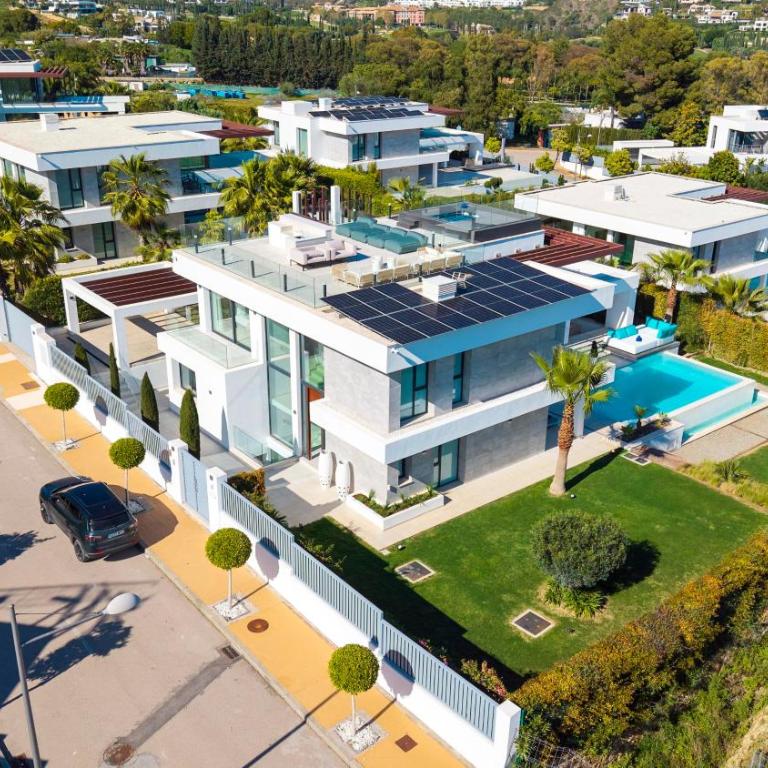 VACATION MARBELLA I Villa Martinica, Turquoise Heated Pool, Rooftop Hot Tub with Sea View, Cine Room, Night Security, Alarm System, 5 min to the Beach - Villa - 55