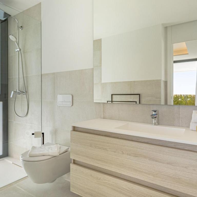 VACATION MARBELLA I Villa Martinica, Turquoise Heated Pool, Rooftop Hot Tub with Sea View, Cine Room, Night Security, Alarm System, 5 min to the Beach - Villa - 22