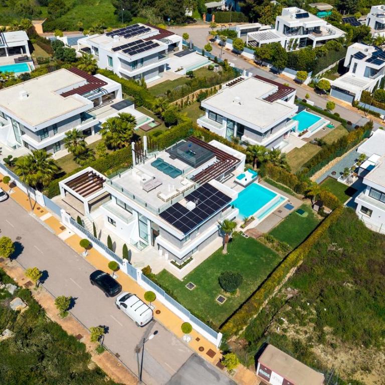 VACATION MARBELLA I Villa Martinica, Turquoise Heated Pool, Rooftop Hot Tub with Sea View, Cine Room, Night Security, Alarm System, 5 min to the Beach - Villa - 54