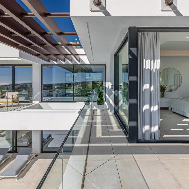 VACATION MARBELLA I Villa Martinica, Turquoise Heated Pool, Rooftop Hot Tub with Sea View, Cine Room, Night Security, Alarm System, 5 min to the Beach - Villa - 30