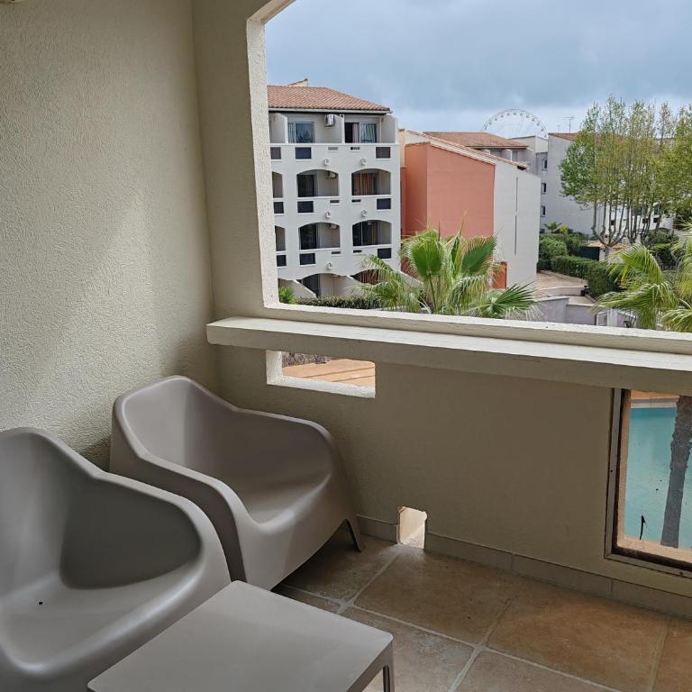 Résidence Agathéa - Esprit Hôtel - Centre Port - Cap d'Agde - Chambre Lits Jumeaux avec Douche - 2