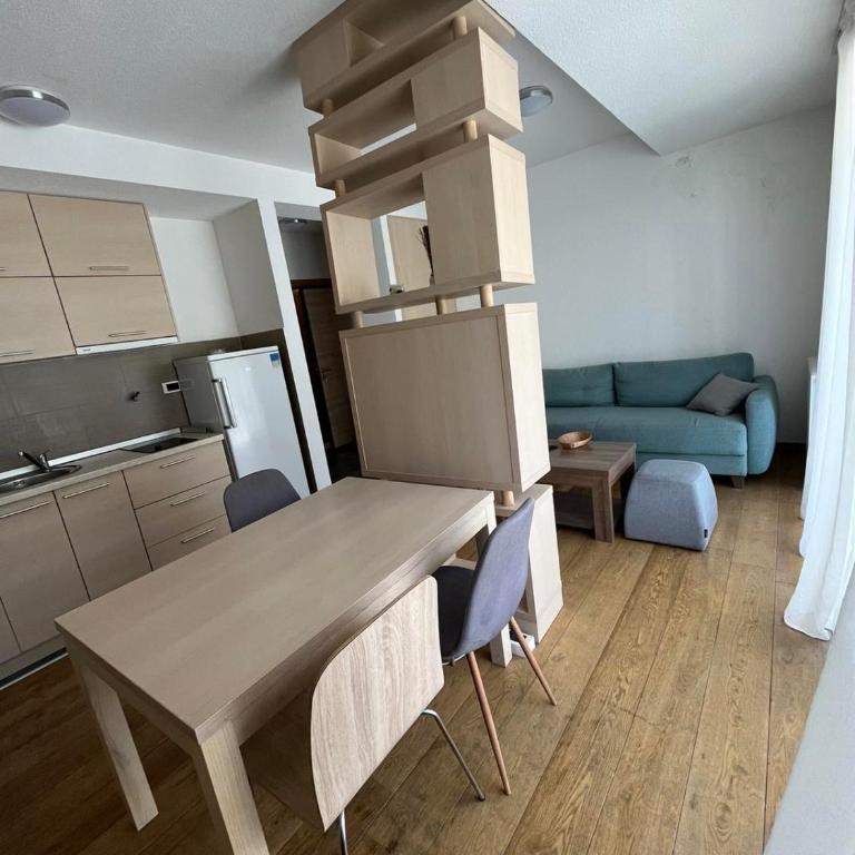 Sunny Pines - One-Bedroom Apartment - 3