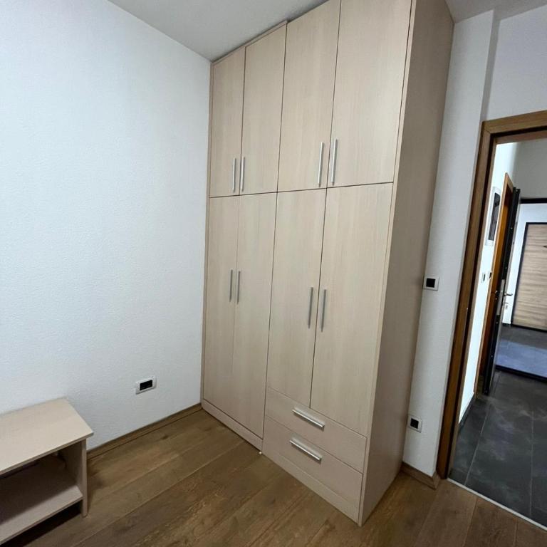 Sunny Pines - One-Bedroom Apartment - 4