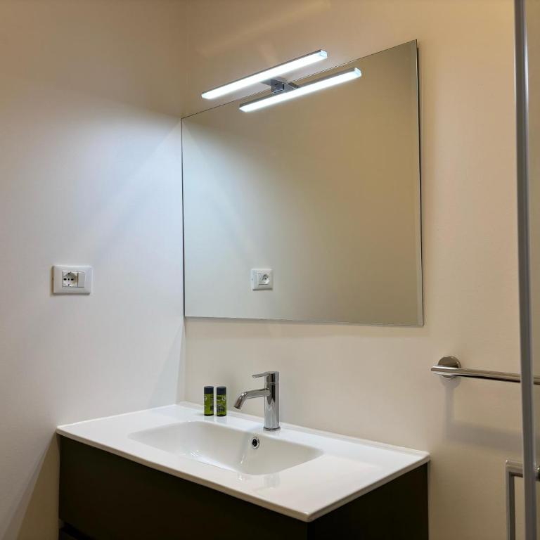 Le Vele Rooms - Camera Matrimoniale con Bagno Privato - 7