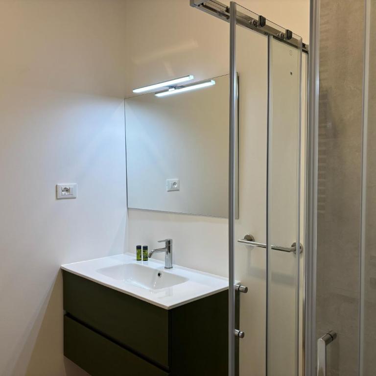 Le Vele Rooms - Camera Matrimoniale con Bagno Privato - 4