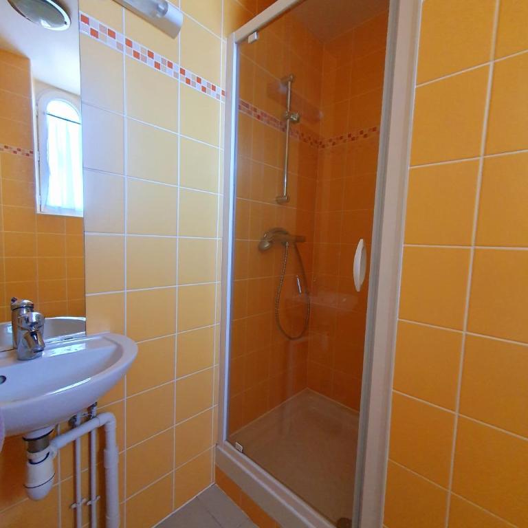 Manoir Le Castel & Villa Beaumaris - Appartement - Vue sur Jardin - 11