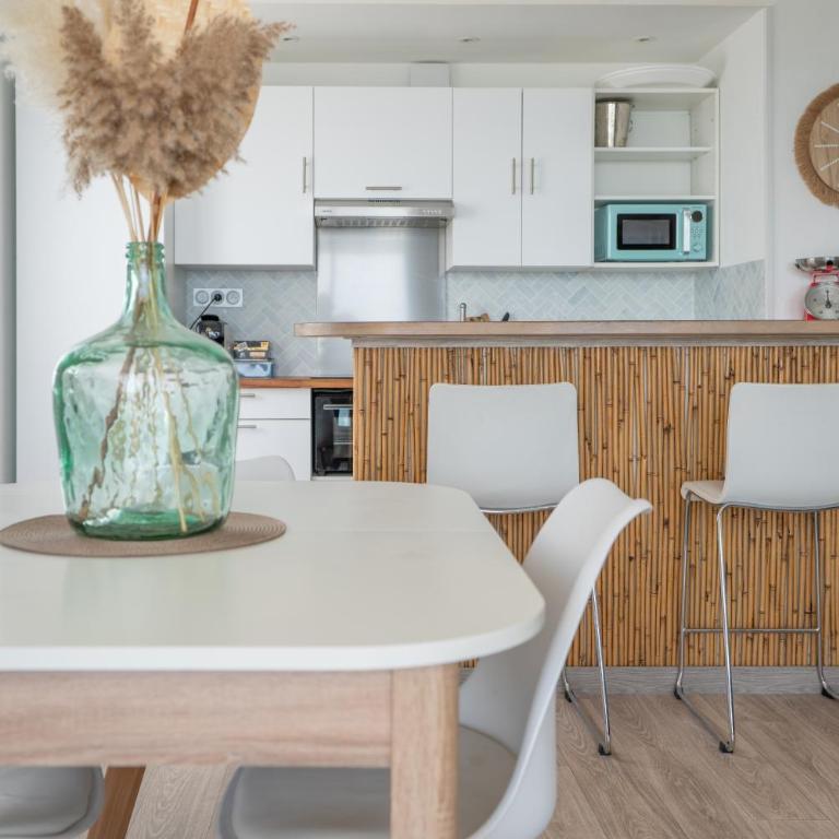 Les Pieds dans l'eau YourHostHelper - Appartement 2 Chambres - 8