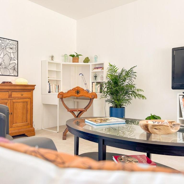 Joli T2 avec terrasse à Bandol - Appartement 1 Chambre - 38