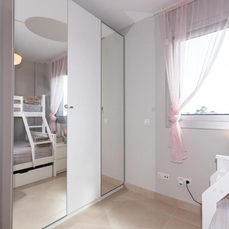 Villa Sienna - Four-Bedroom House - 32