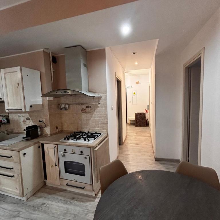 Cominio 56 Apartment near Metro A - Appartamento con 2 Camere da Letto - 11