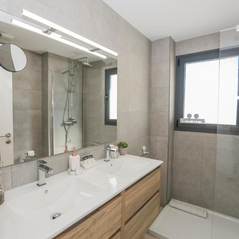 Icon Deluxe Marina Views - Three-Bedroom Apartment - 30