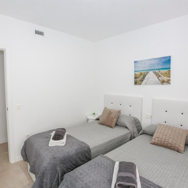 Icon Deluxe Marina Views - Three-Bedroom Apartment - 35