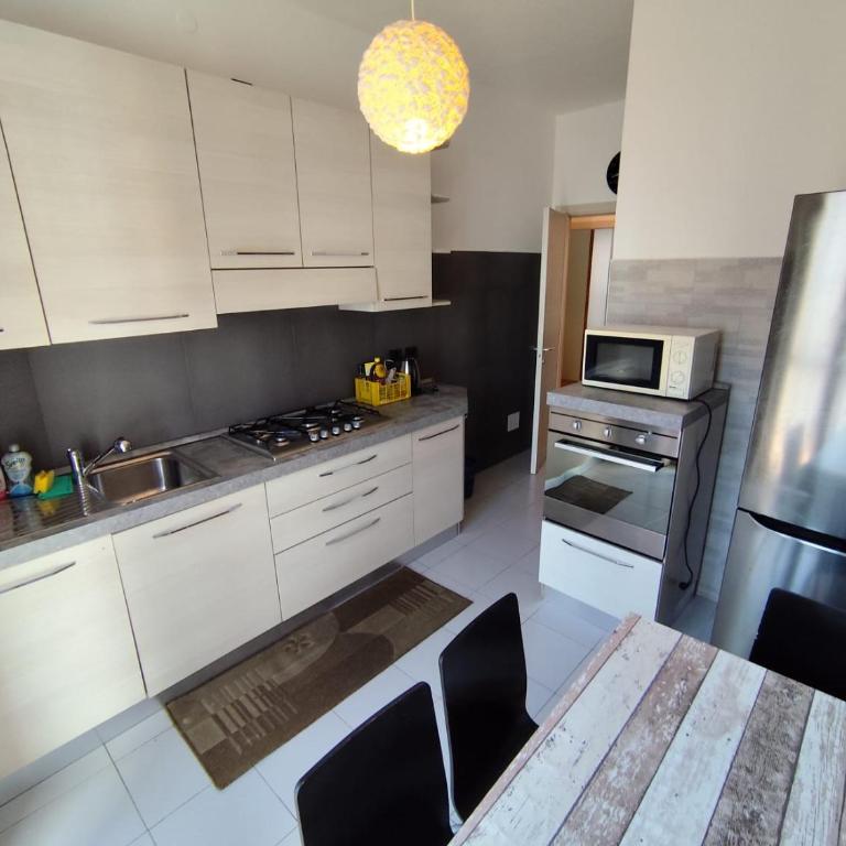 Urban Retreat, Eleganza e Comfort a Milano - Appartamento con 1 Camera da Letto con Balcone e Vista Città - 9