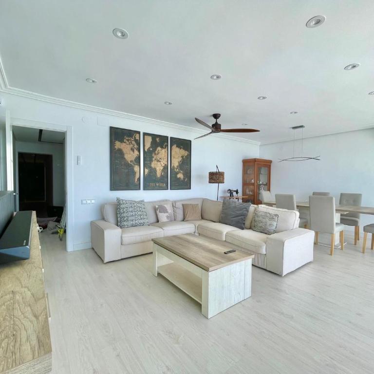 Emalco SeaFront Modern Apartment - Apartamento - 14