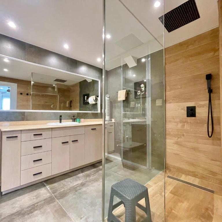 Emalco SeaFront Modern Apartment - Apartamento - 24