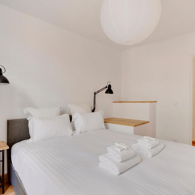Pick A Flat's Apartments in Montmartre - Rue des Cottages - Appartement 2 Chambres - 17