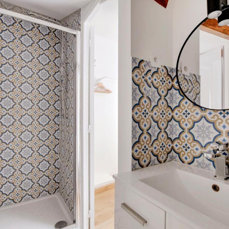 Pick A Flat's Apartments in Montmartre - Rue des Cottages - Appartement 2 Chambres - 14