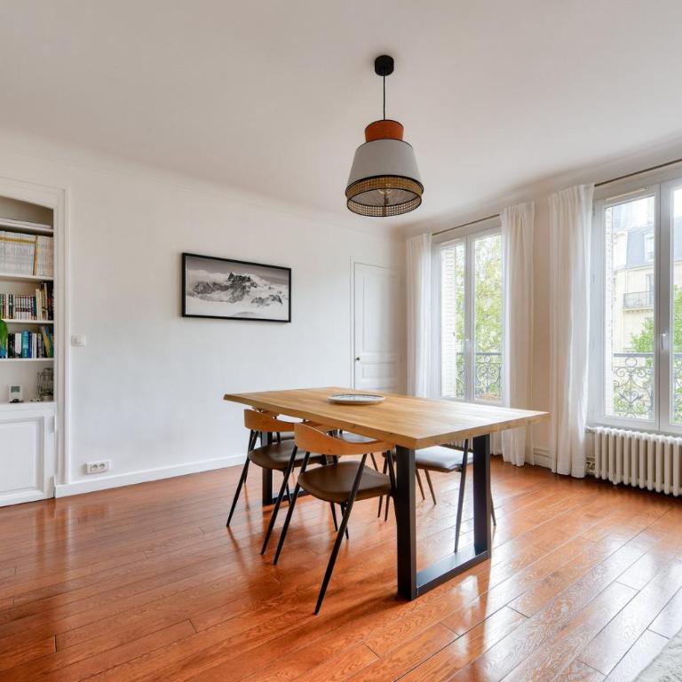 Charming Property with Open Views - Appartement - 4