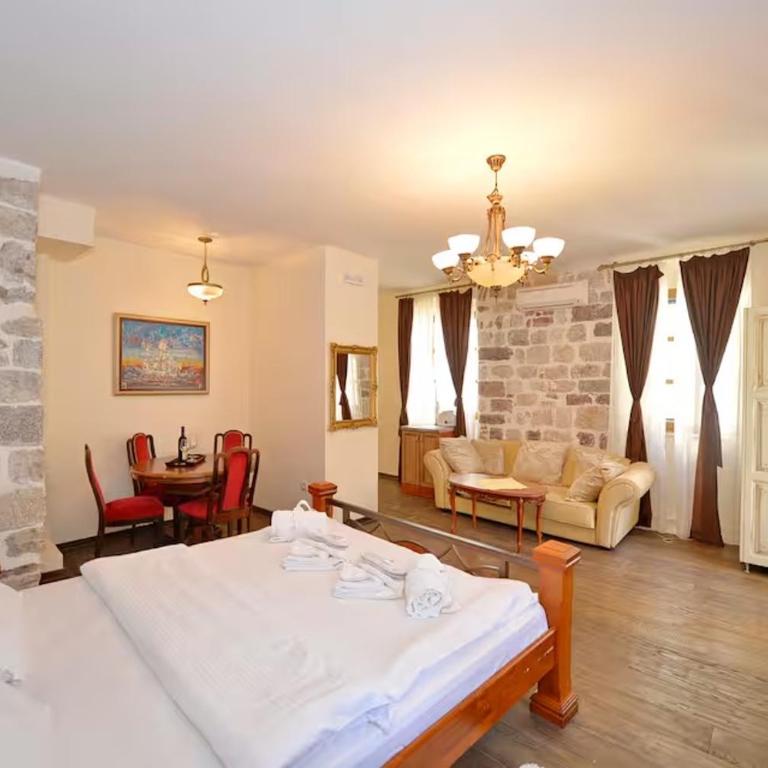 Captain Studio - Studio Apartment with King Bed - 12