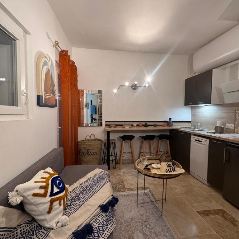 Appartement avec Bain à Remous & Patio - Two-Bedroom Apartment - 11