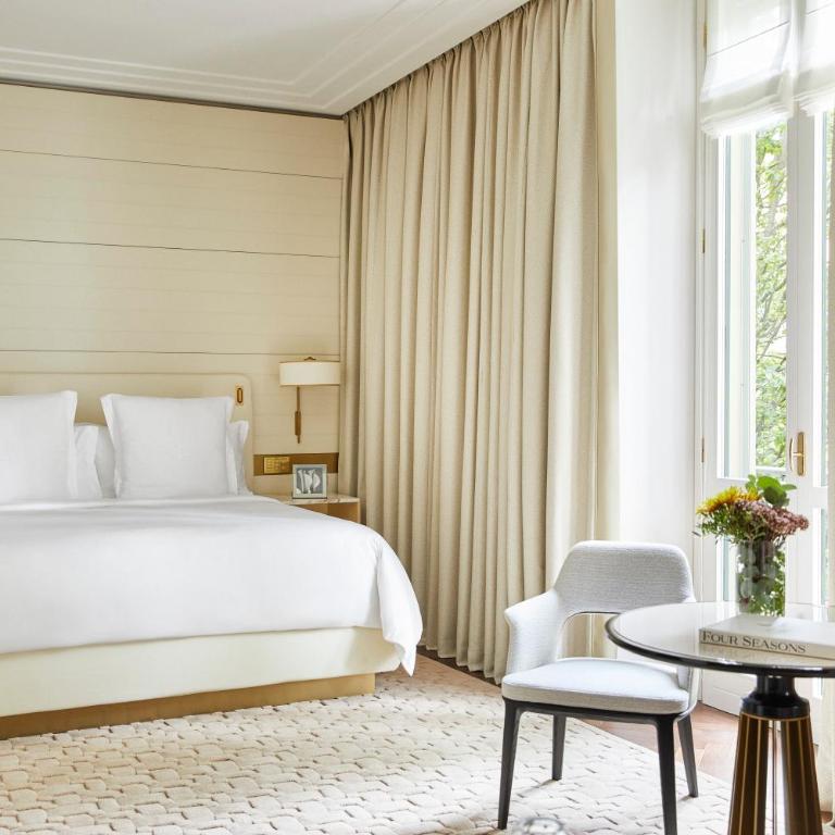 Four Seasons Hotel Milano - Camera King Premium con Vista Giardino - 3