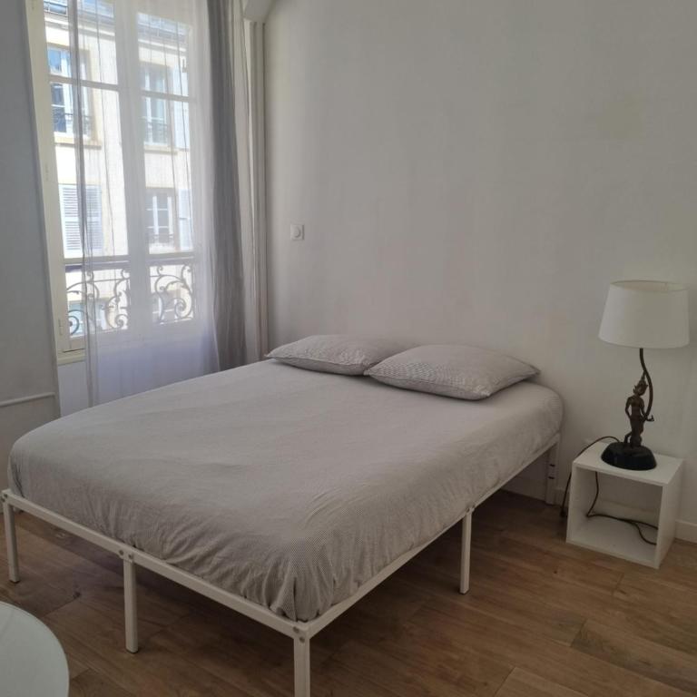 Chambre privée - Vue Tour Eiffel - Chambre Double avec Salle de Bains Privative - 1