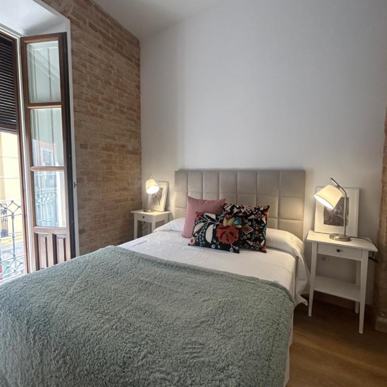 Apartamentos Mesones Catedral - One-Bedroom Apartment with Balcony - 3
