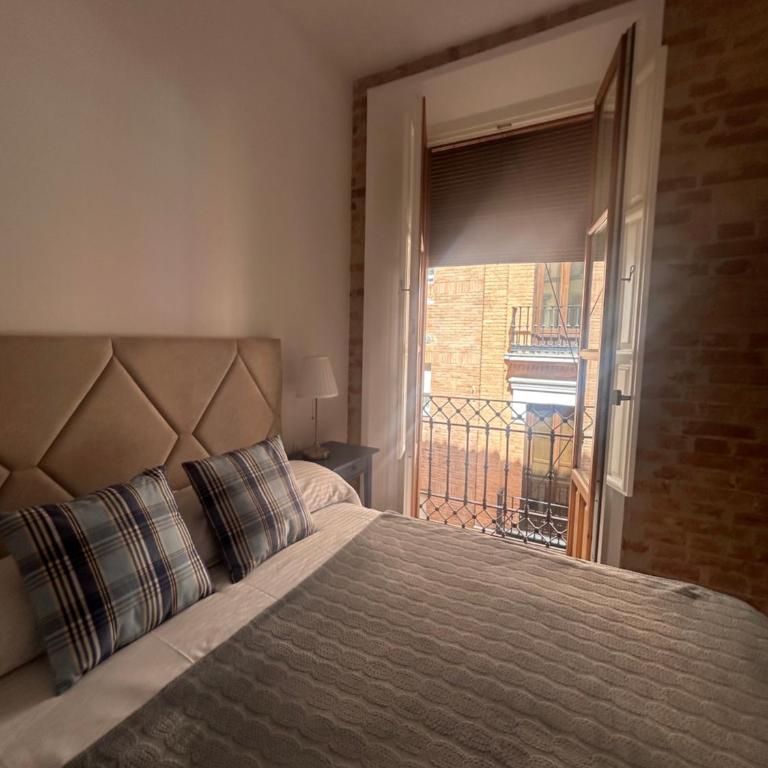 Apartamentos Mesones Catedral - Two-Bedroom Apartment with Balcony - 12